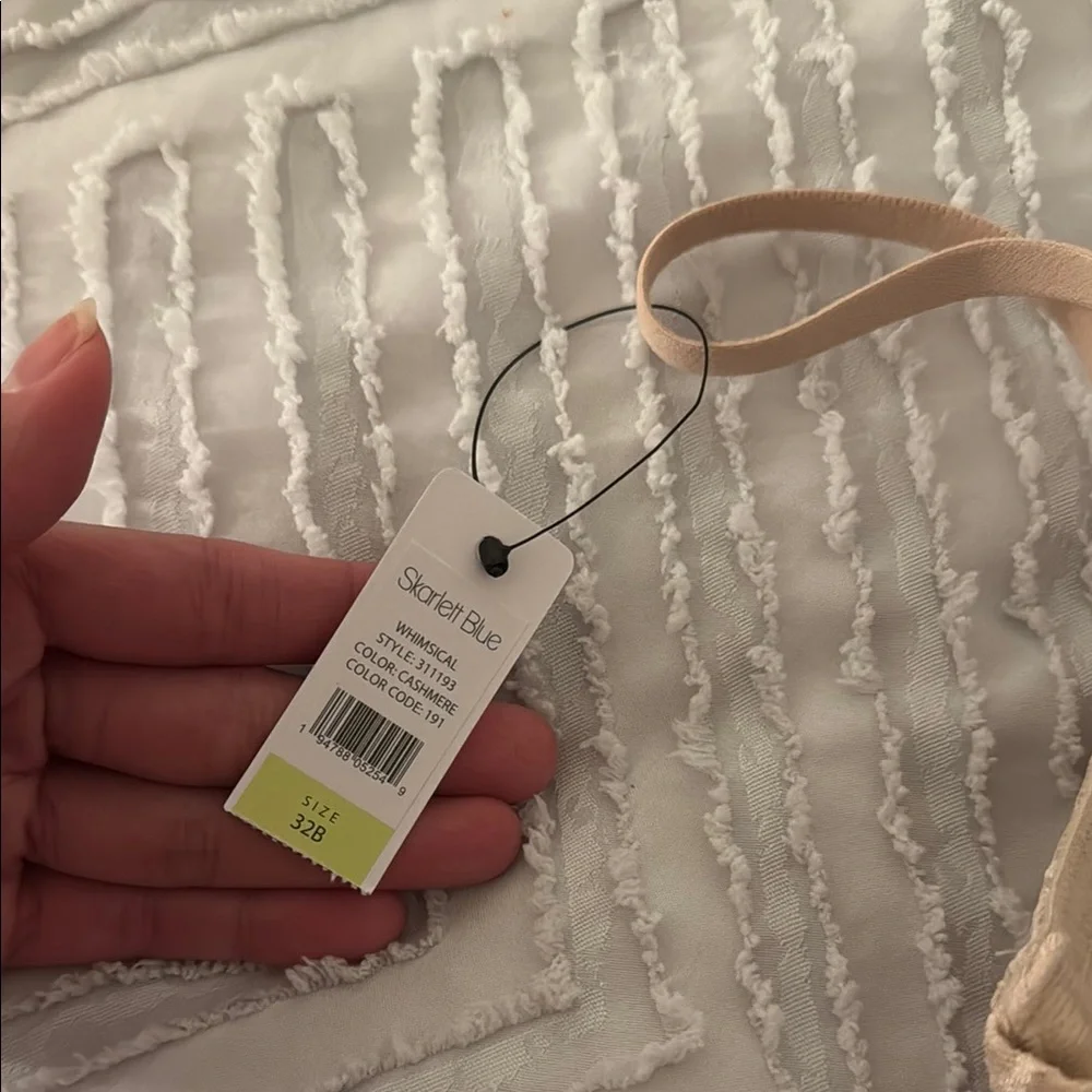 Beige Lace Bra (NWT)
